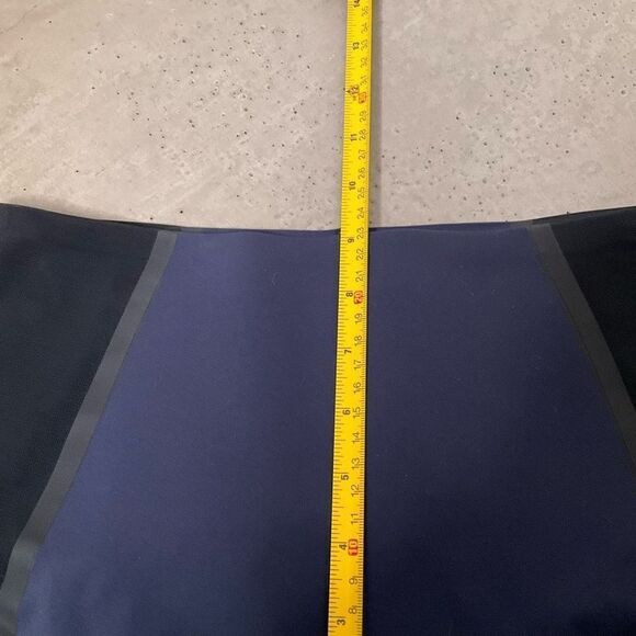 Spanx Every Wear Mesh Contour Leggings - Picture 10 of 11